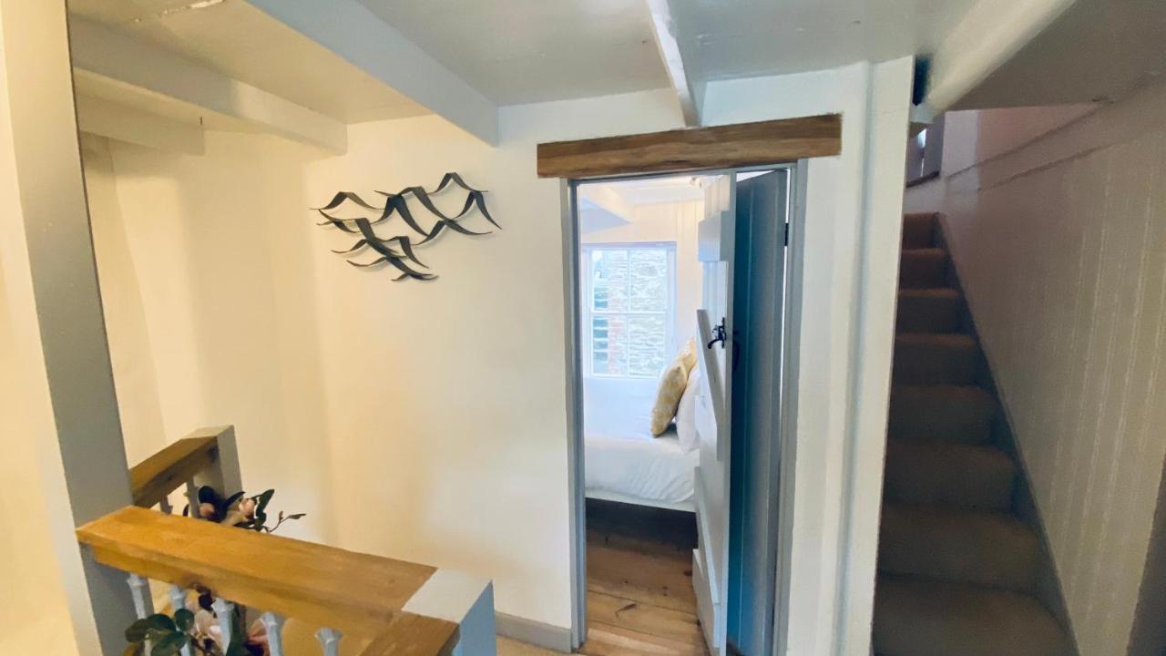 Spindrift Is A Beautiful Newly Refurbished Three Bedroom Private Family House Located On The Old Harbour And The Coastal Path In The Heart Of Beautiful Полперро Экстерьер фото
