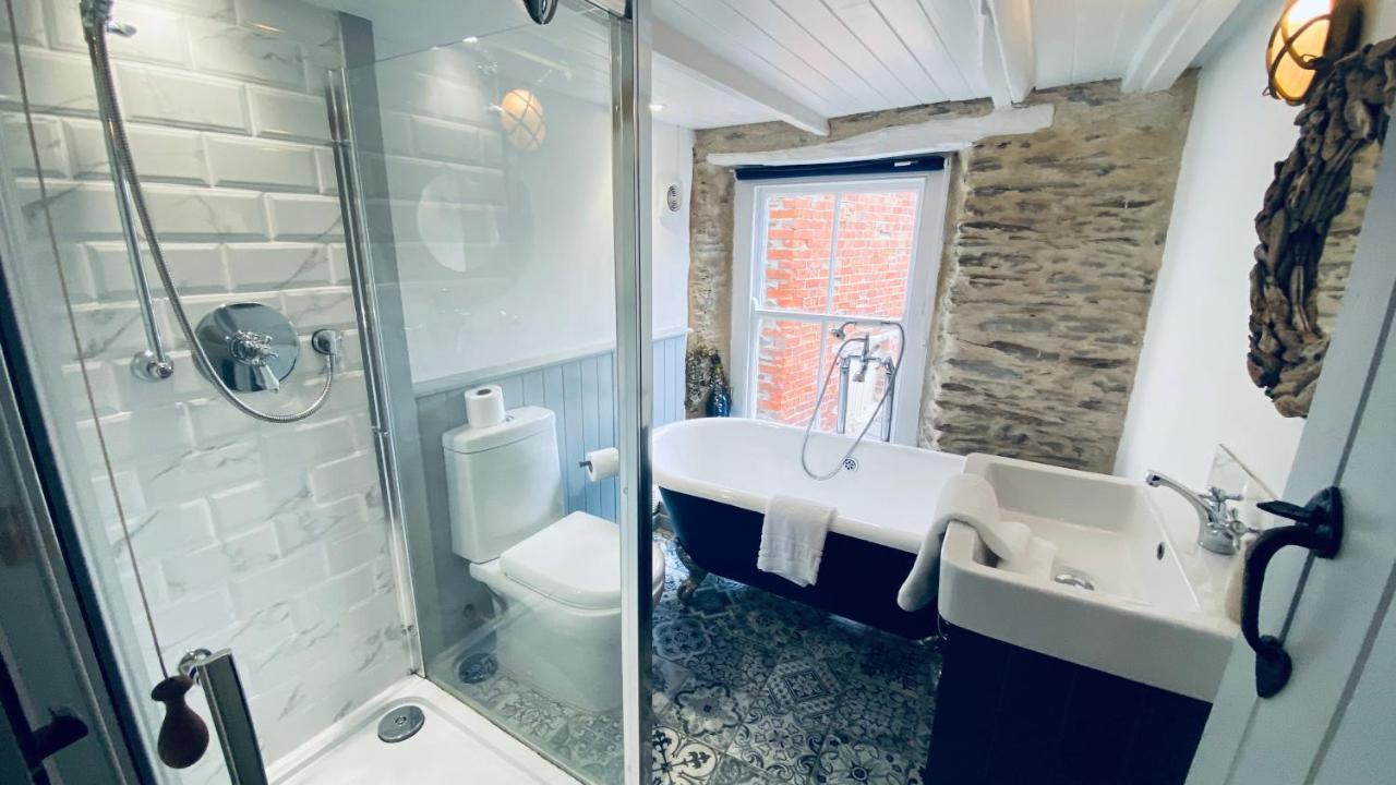 Spindrift Is A Beautiful Newly Refurbished Three Bedroom Private Family House Located On The Old Harbour And The Coastal Path In The Heart Of Beautiful Полперро Экстерьер фото